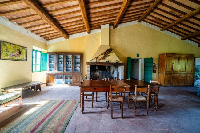 Cascina/Casale/Masseria in vendita a Cetona