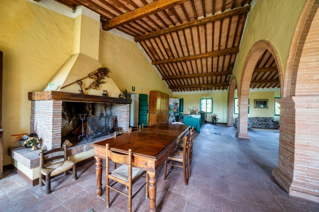 Cascina/Casale/Masseria in vendita a Cetona