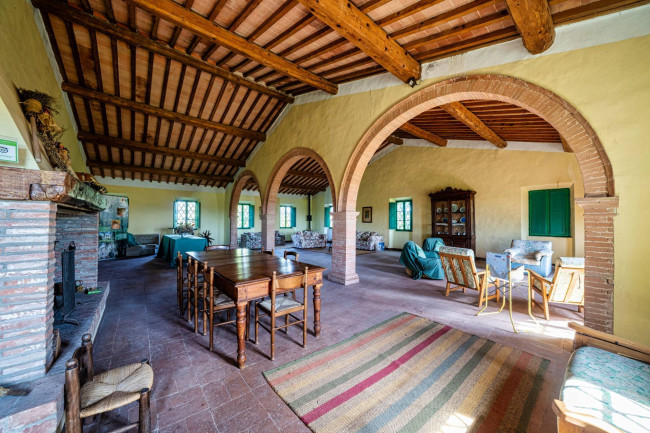 Cascina/Casale/Masseria in vendita a Cetona