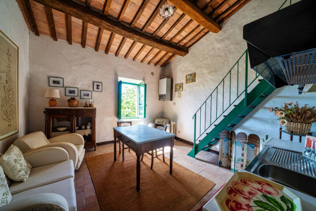 Cascina/Casale/Masseria in vendita a Cetona