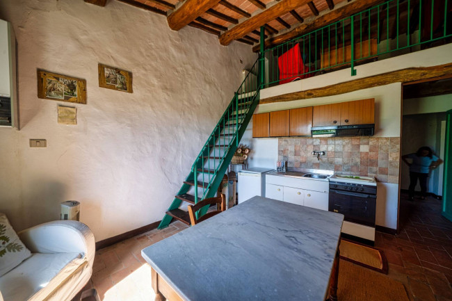 Cascina/Casale/Masseria in vendita a Cetona