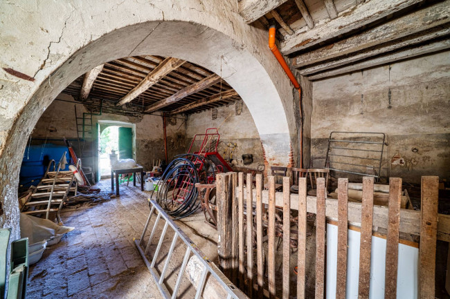 Cascina/Casale/Masseria in vendita a Cetona