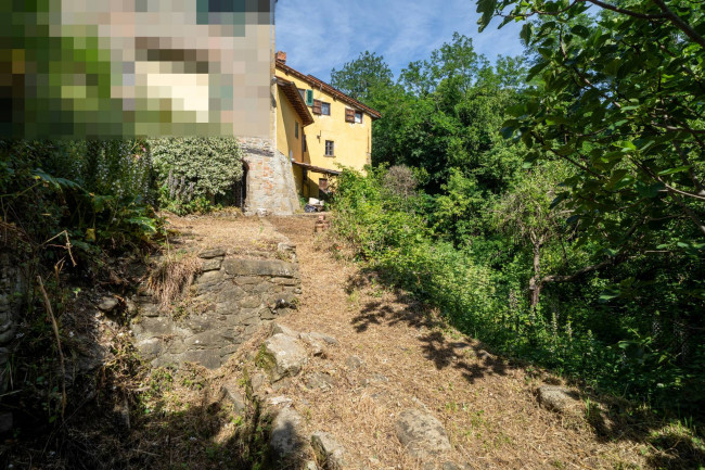 appartamento con ingresso indipendente in vendita a Reggello