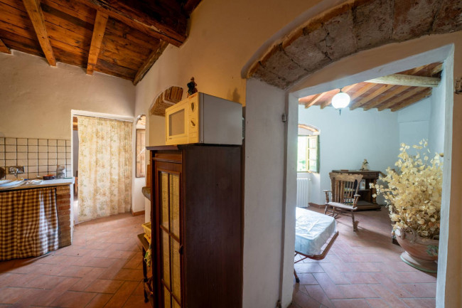 appartamento con ingresso indipendente in vendita a Reggello