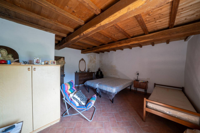 appartamento con ingresso indipendente in vendita a Reggello
