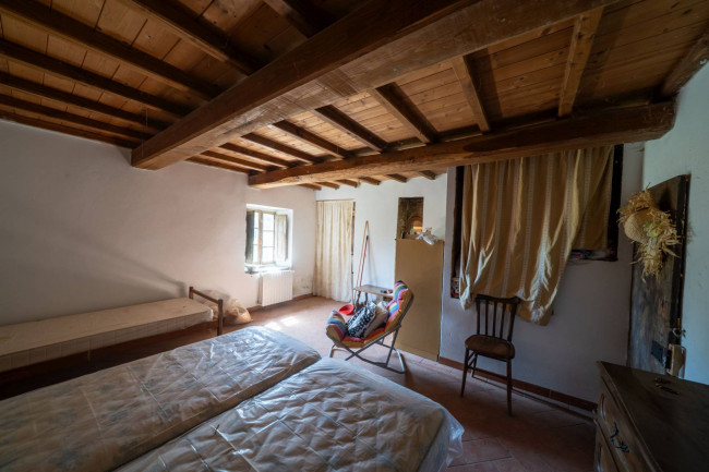 appartamento con ingresso indipendente in vendita a Reggello