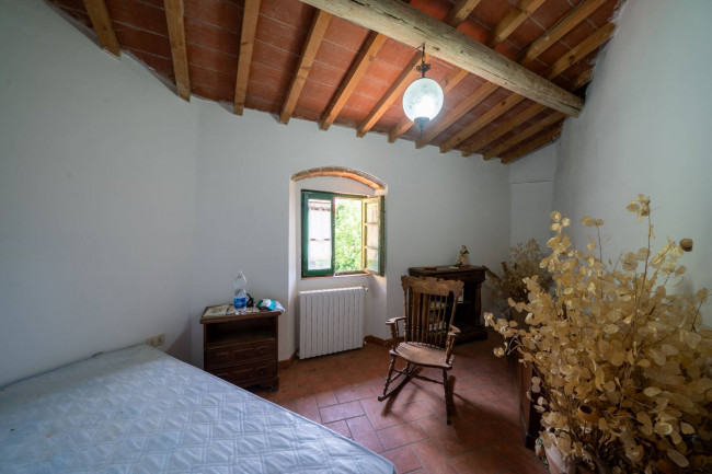 appartamento con ingresso indipendente in vendita a Reggello