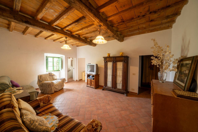 appartamento con ingresso indipendente in vendita a Reggello