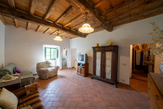 appartamento con ingresso indipendente in vendita a Reggello