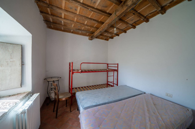 appartamento con ingresso indipendente in vendita a Reggello