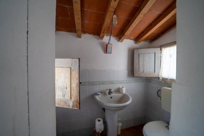 appartamento con ingresso indipendente in vendita a Reggello
