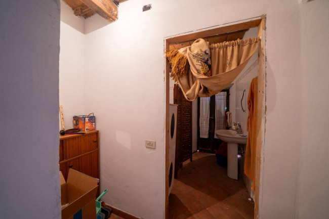 appartamento con ingresso indipendente in vendita a Reggello
