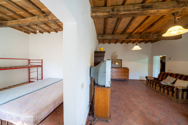 appartamento con ingresso indipendente in vendita a Reggello