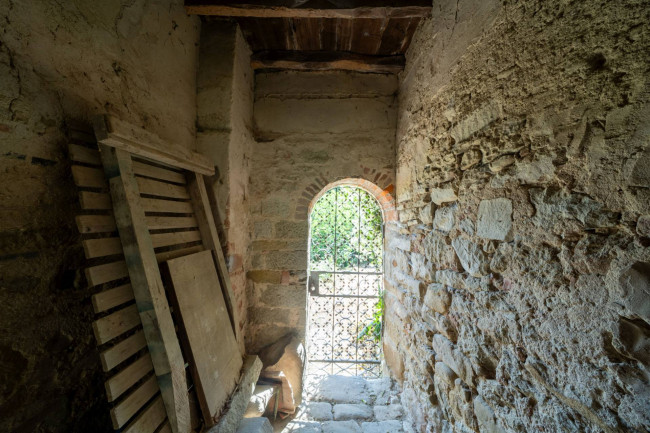 appartamento con ingresso indipendente in vendita a Reggello