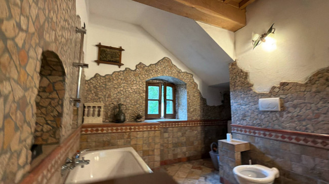 Casa semi indipendente in vendita a Reggello