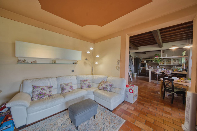 Casa semi indipendente in vendita a Reggello