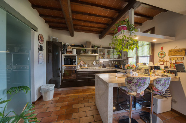 Casa semi indipendente in vendita a Reggello