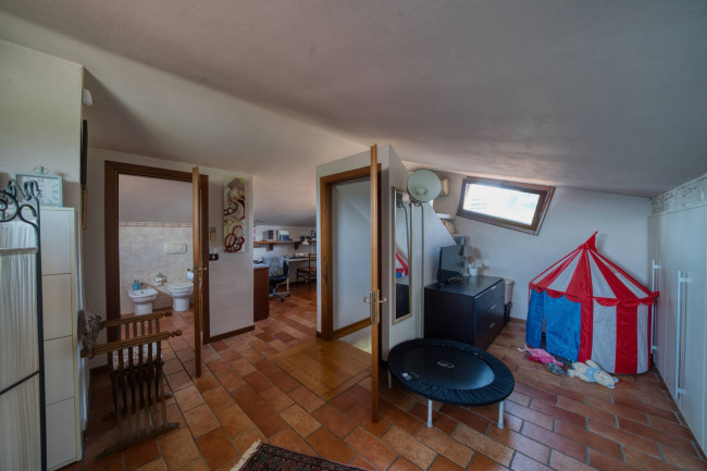 Casa semi indipendente in vendita a Reggello