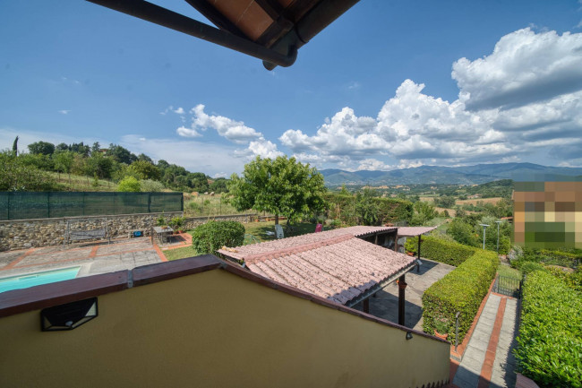 Casa semi indipendente in vendita a Reggello