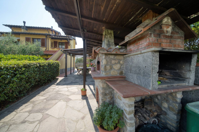 Casa semi indipendente in vendita a Reggello