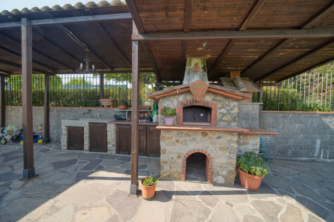 Casa semi indipendente in vendita a Reggello
