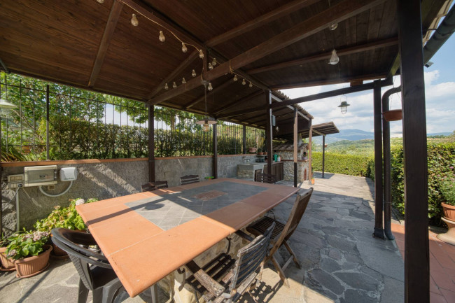Casa semi indipendente in vendita a Reggello