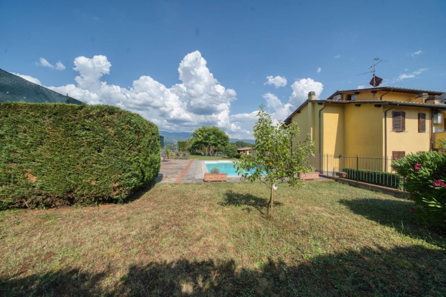 Casa semi indipendente in vendita a Reggello