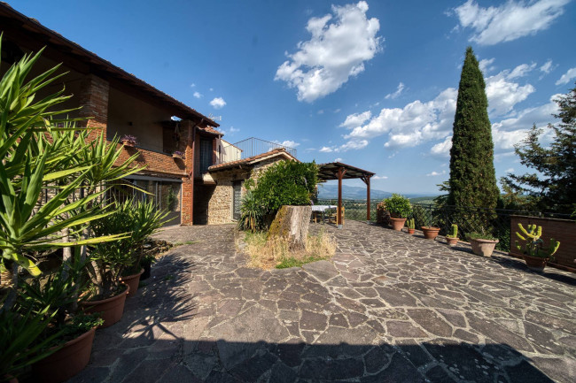 Casa colonica in vendita a Figline e Incisa Valdarno