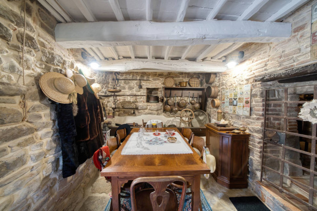 Casa colonica in vendita a Figline e Incisa Valdarno