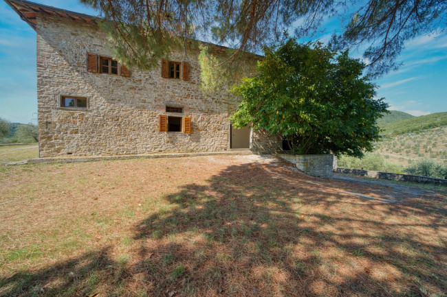 Casa colonica in vendita a Cavriglia