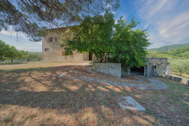 Casa colonica in vendita a Cavriglia