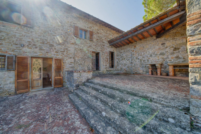 Casa colonica in vendita a Cavriglia