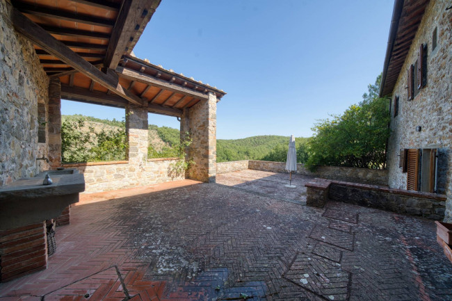 Casa colonica in vendita a Cavriglia