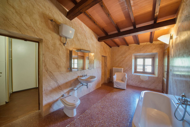 Casa colonica in vendita a Cavriglia