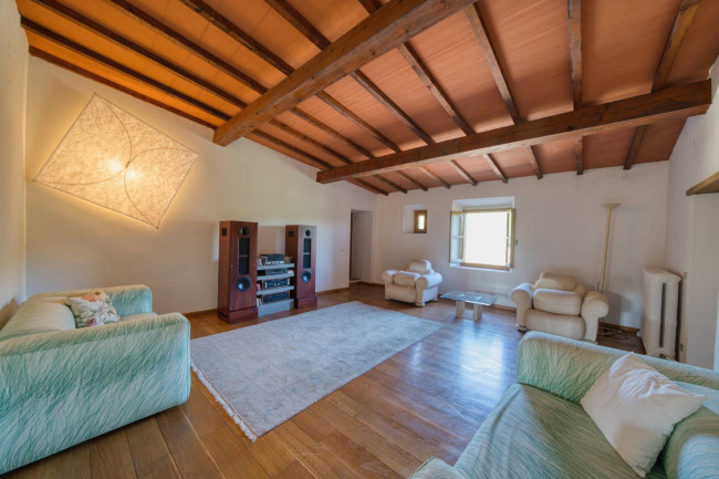 Casa colonica in vendita a Cavriglia