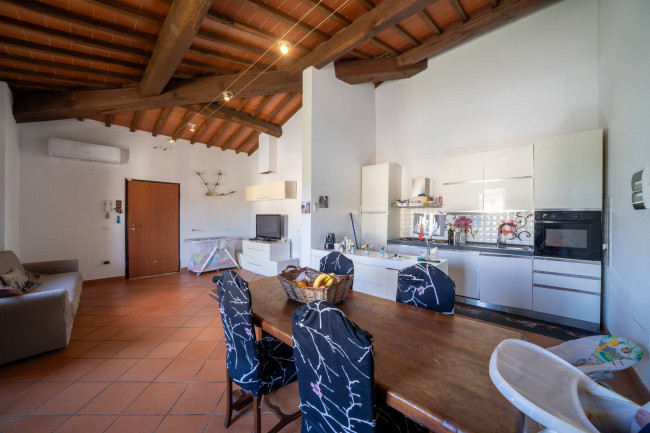 appartamento con ingresso indipendente in vendita a Reggello