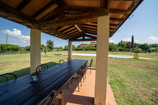 appartamento con ingresso indipendente in vendita a Reggello