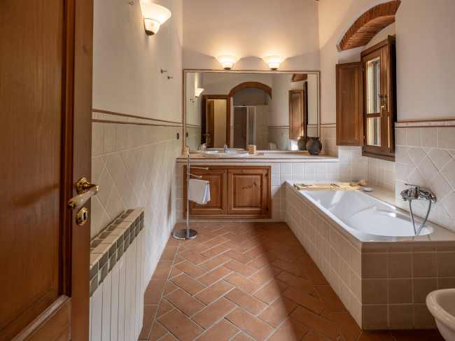 Casa colonica in vendita a Figline e Incisa Valdarno