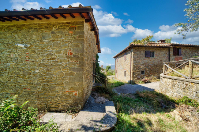 Casa colonica in vendita a Reggello