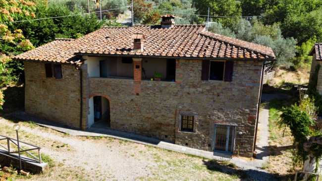 Casa colonica in vendita a Reggello