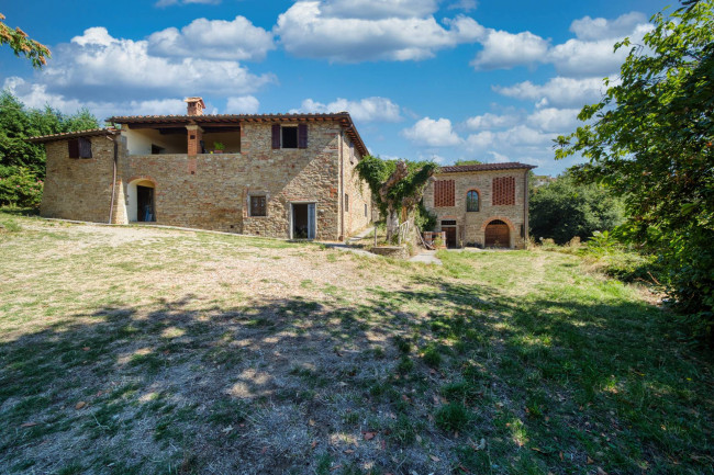 Casa colonica in vendita a Reggello