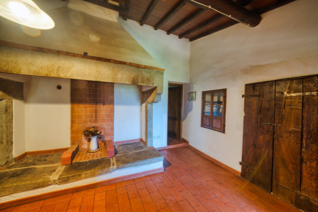 Casa colonica in vendita a Reggello