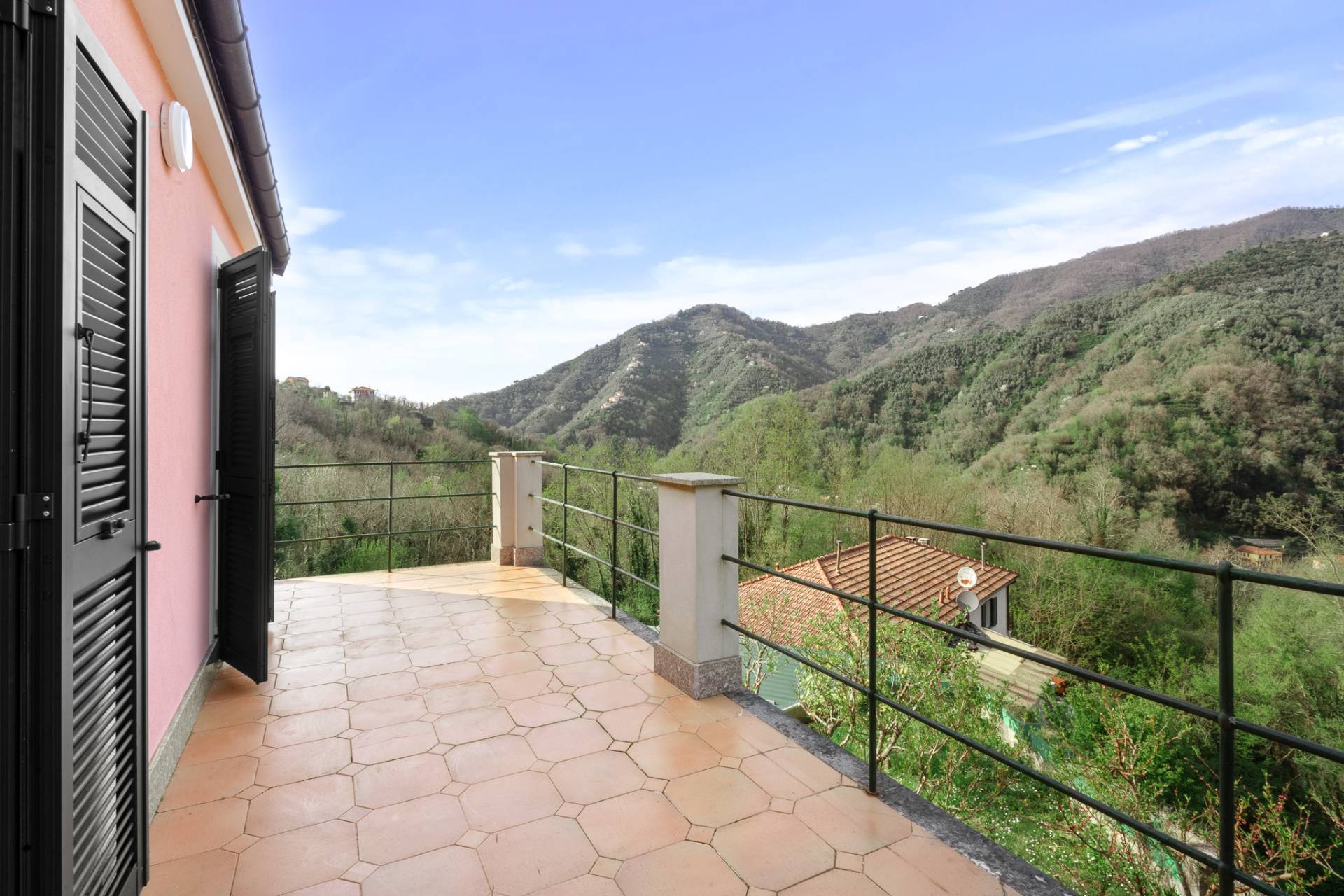 Casa indipendente in vendita a Cogorno (GE)