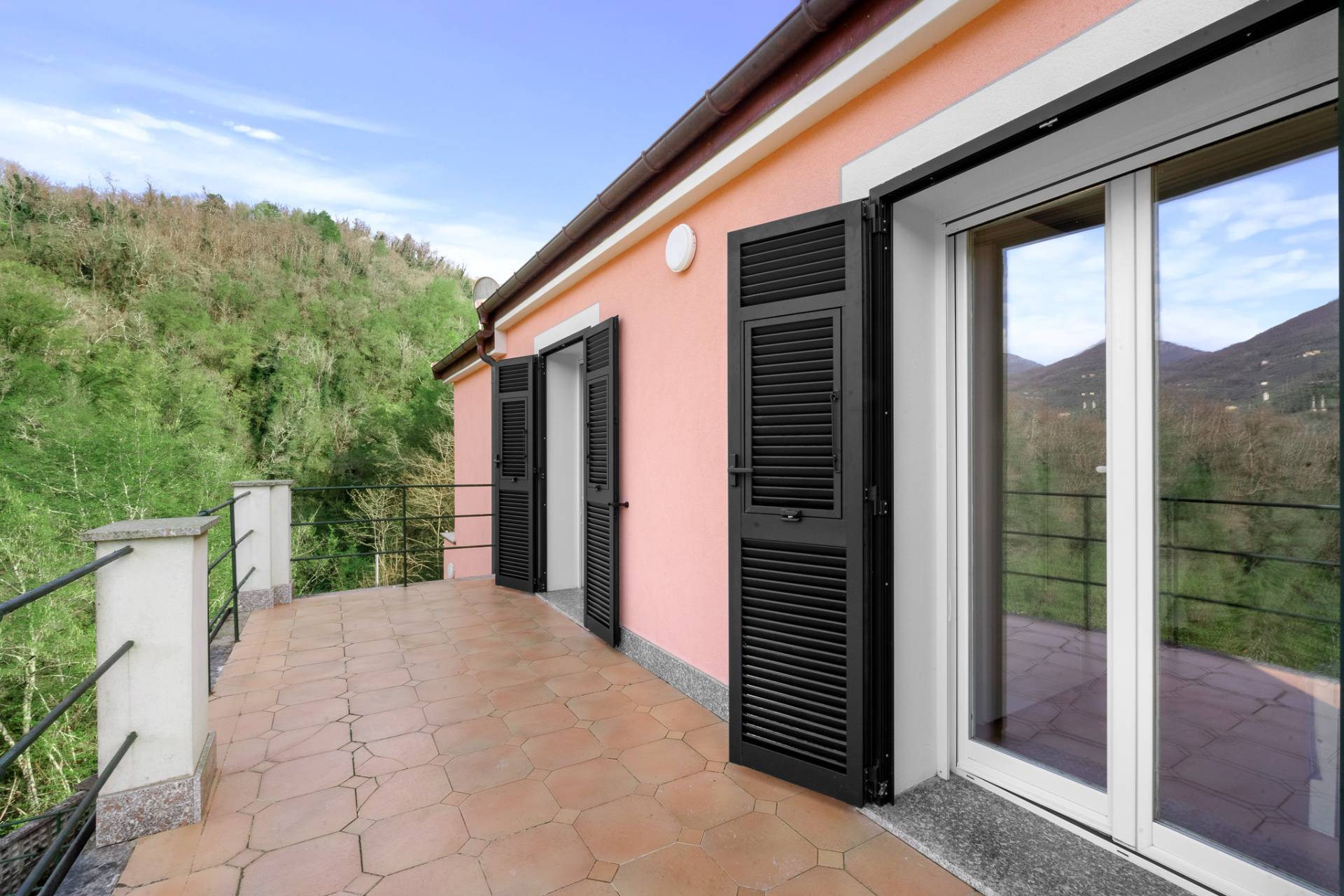 Casa indipendente in vendita a Cogorno (GE)