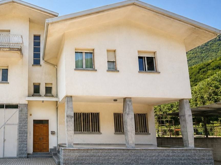 Porzione di casa In Vendita Zone ZoneApp235