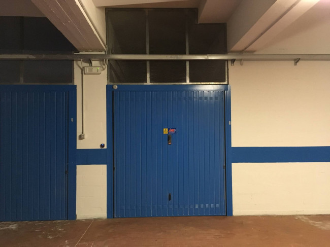 Box o garage in vendita a Firenze