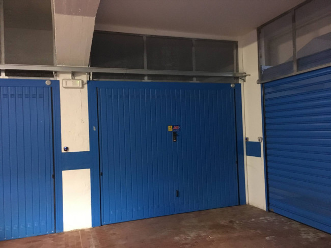 Box o garage in vendita a Firenze