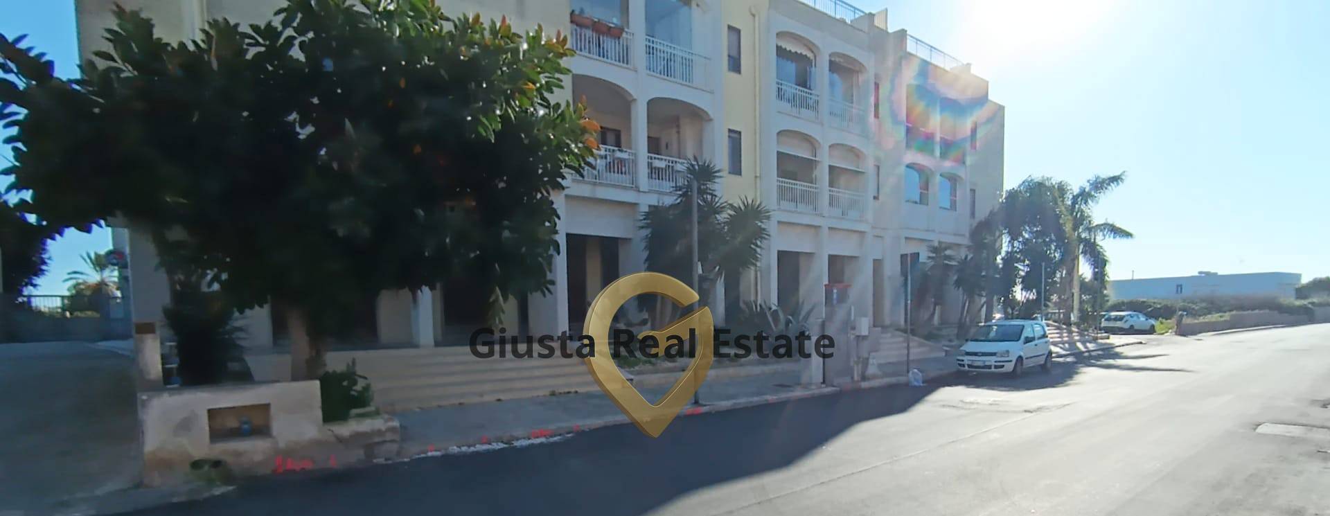 Attività Commerciale in Vendita