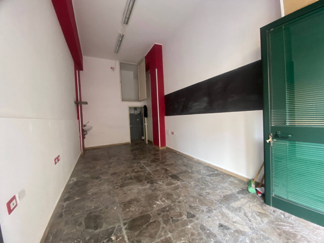 Locale Commerciale in affitto a Brindisi