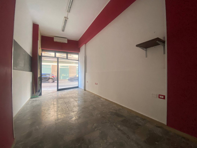 Locale Commerciale in affitto a Brindisi
